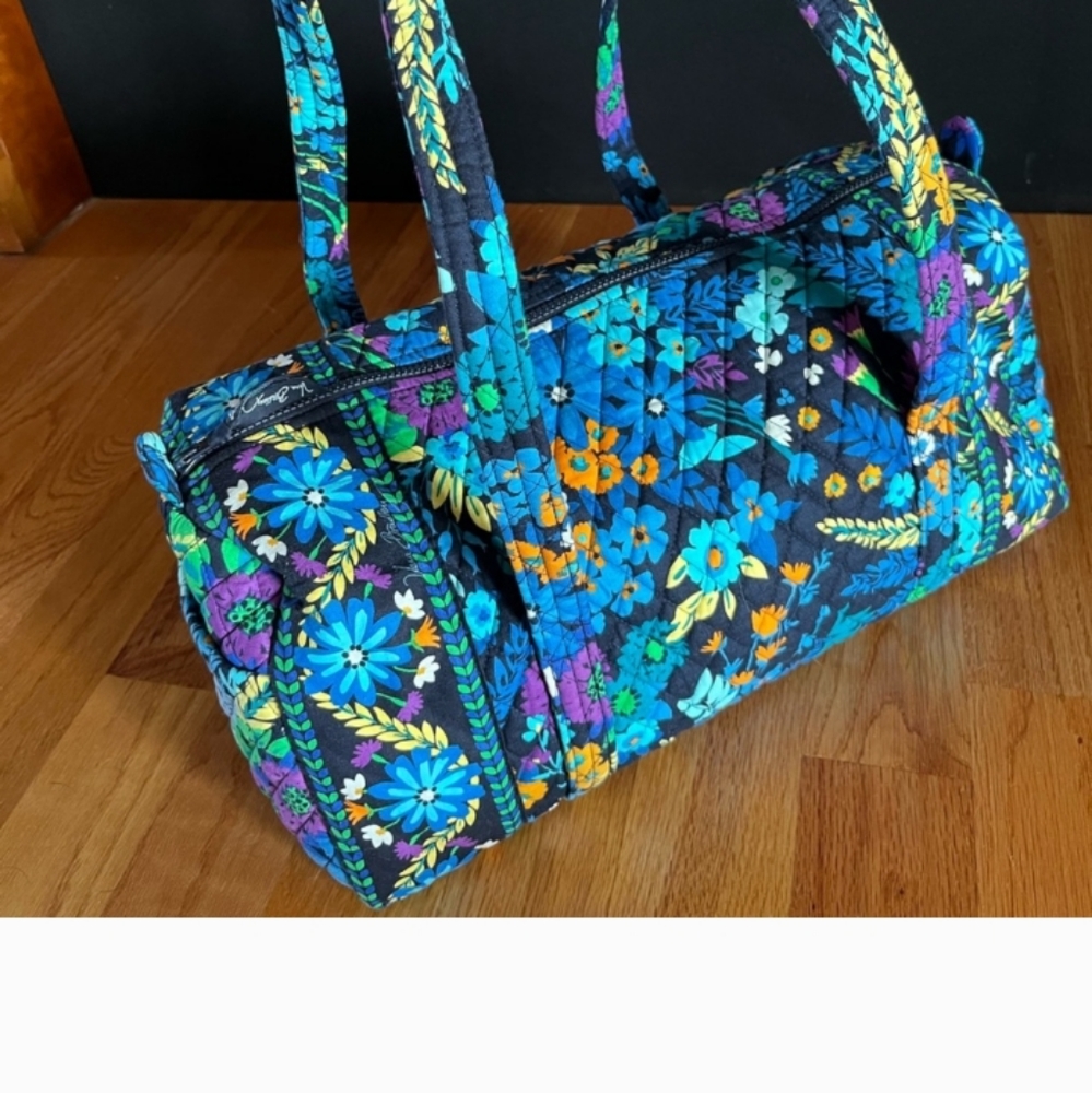 Like new Vera Bradley duffel bag 8x8x18
